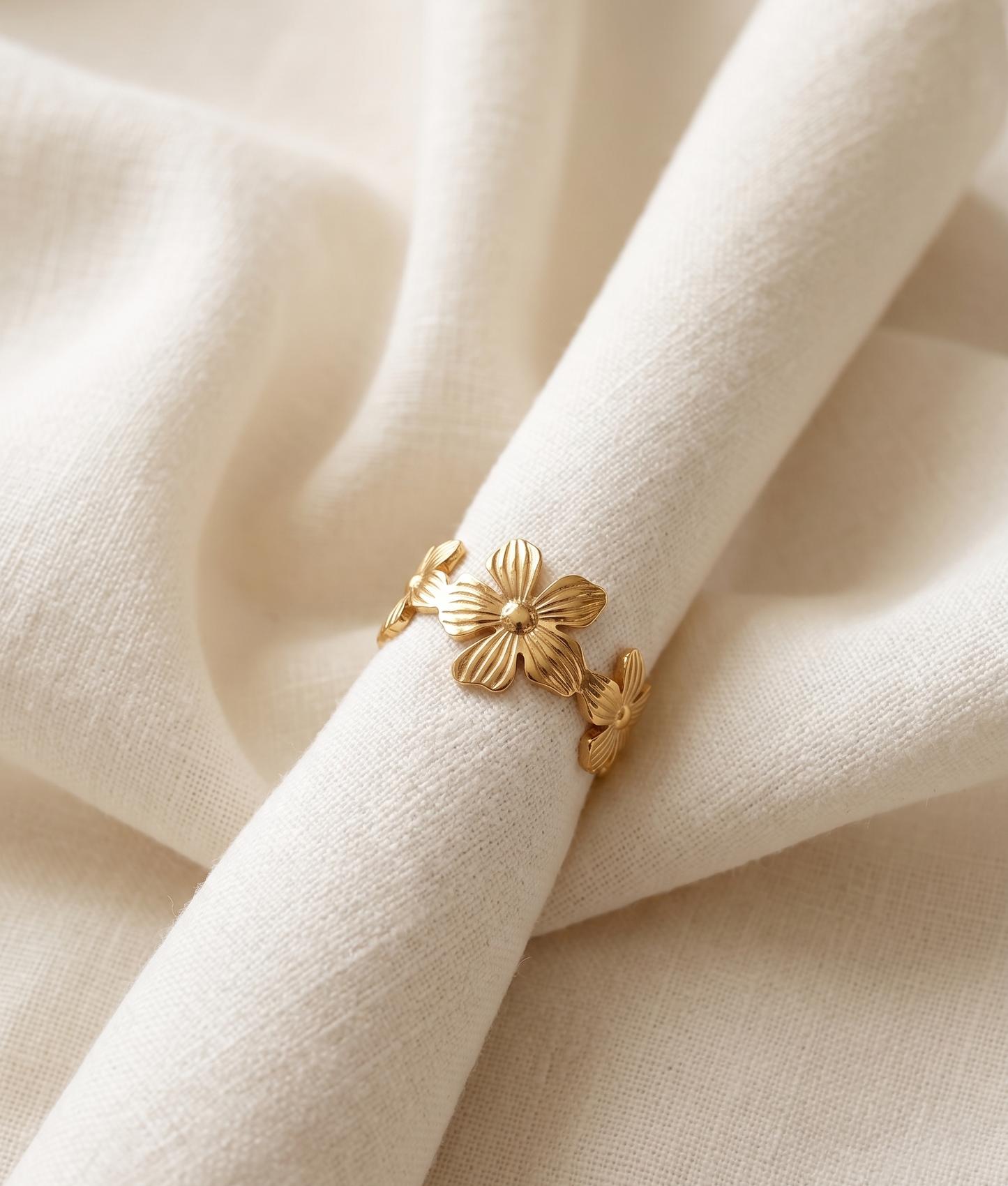 Daisy Flower Ring